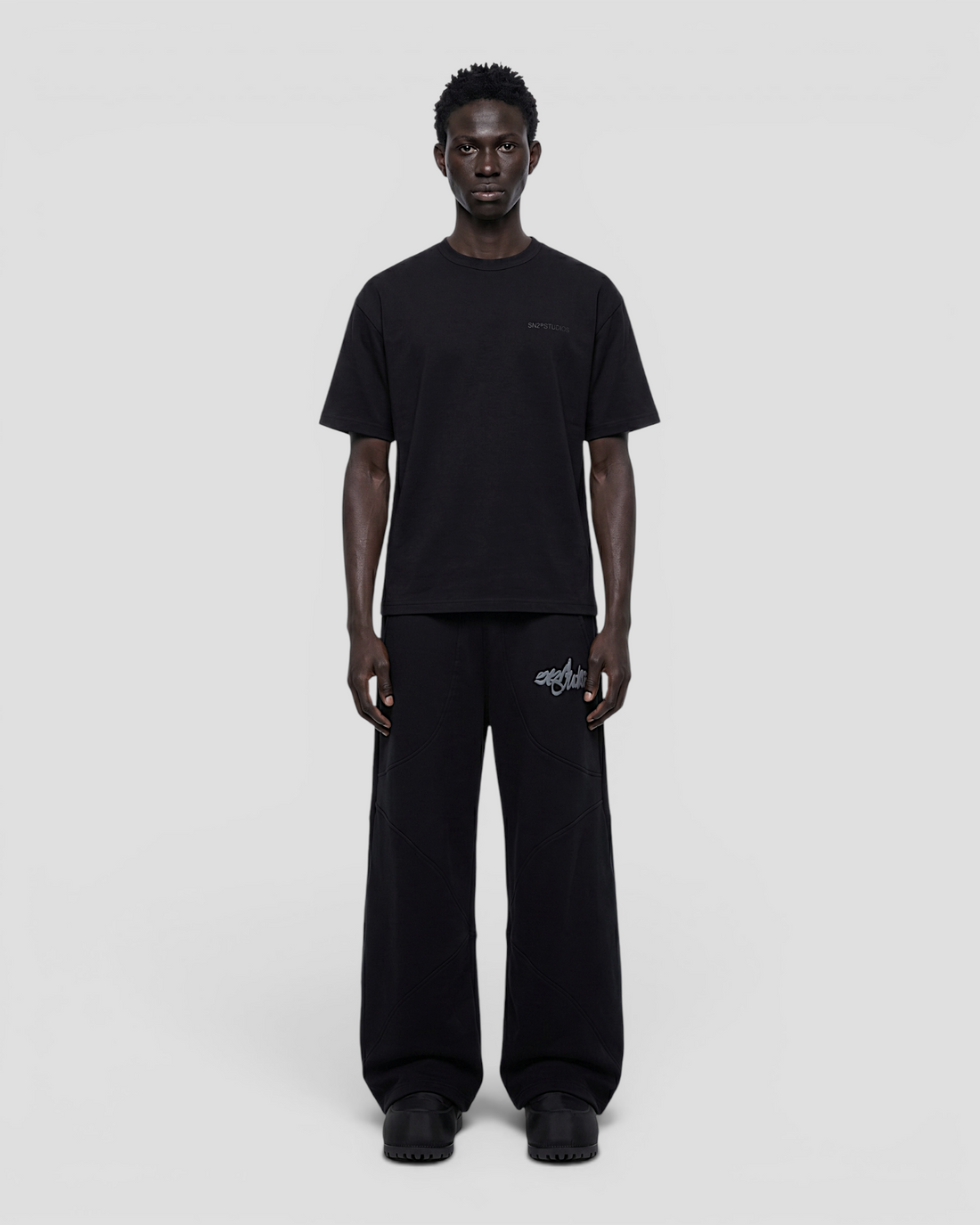 LOGO BLACK OVERSIZED TEE