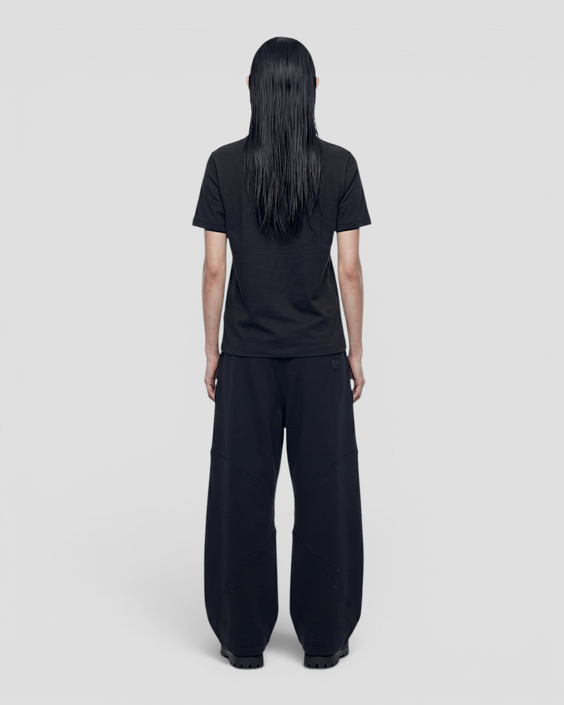 LOGO BLACK REGULAR TEE