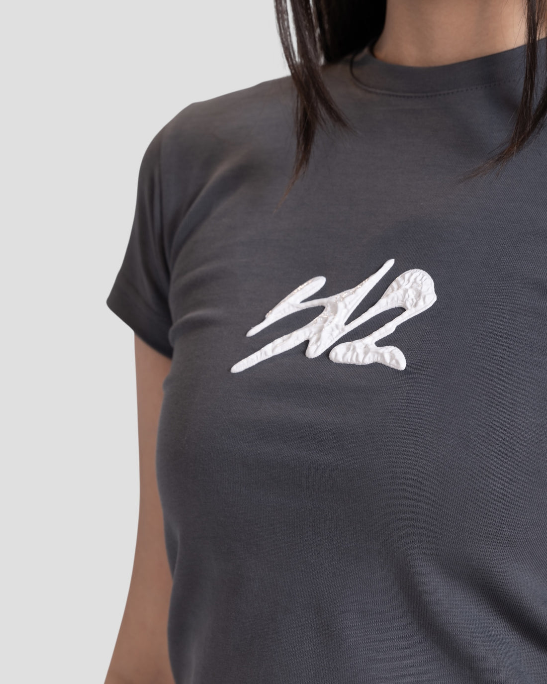 DEMENTE GREY PEAKED BABY TEE