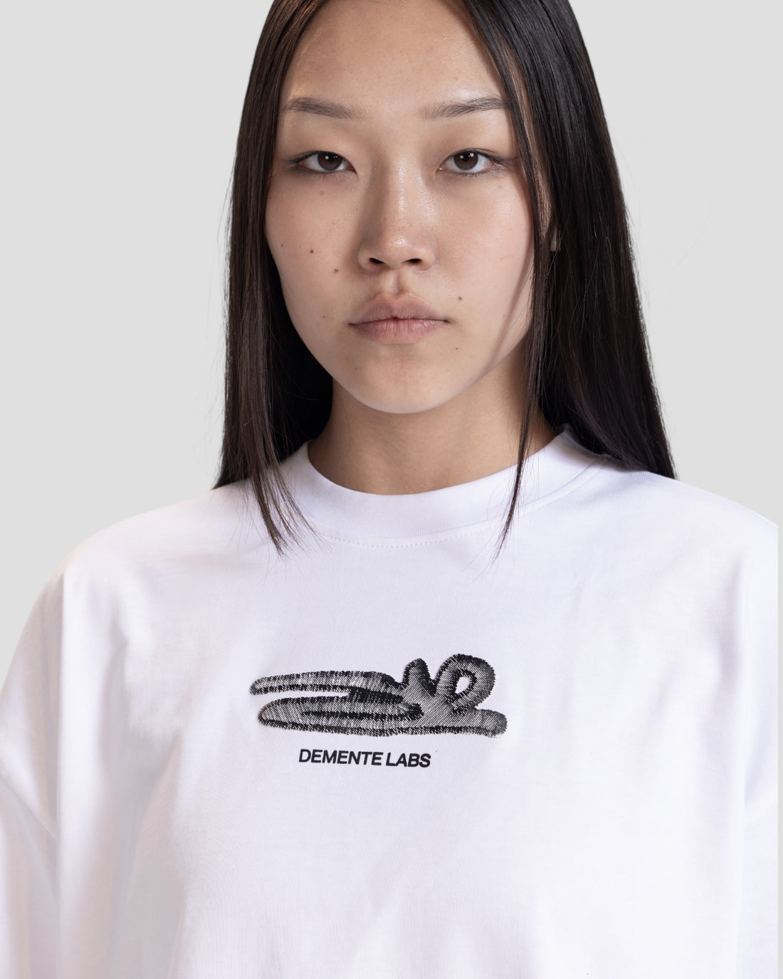 DESLEVADO WHITE ILLUSION EMBROIDERY BOXY TEE