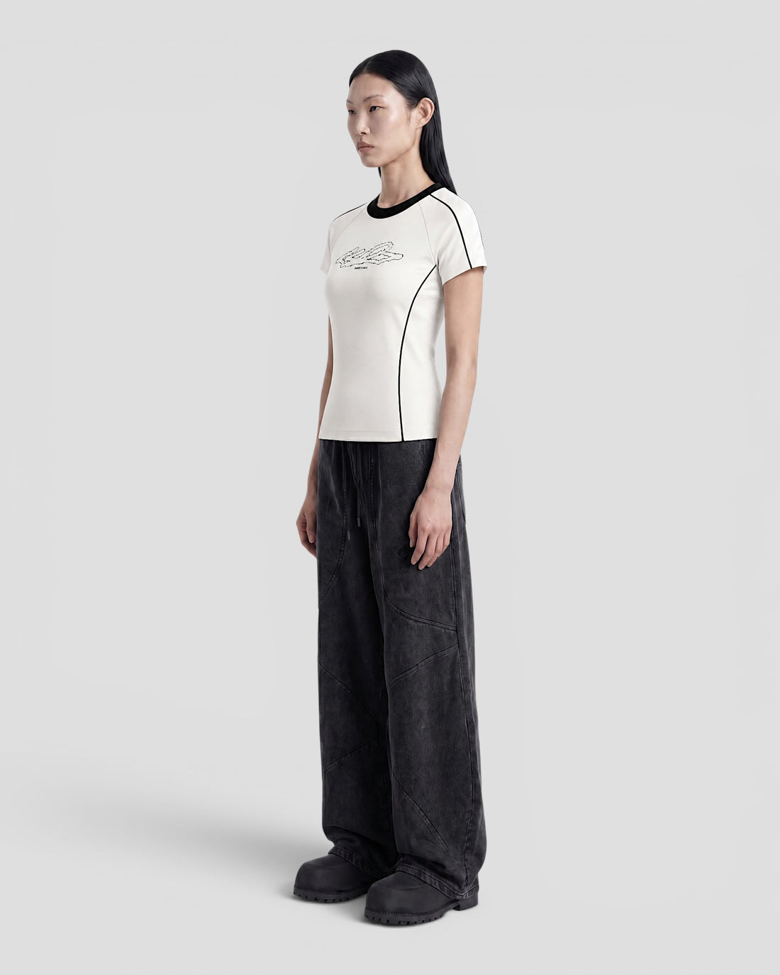 DEMENTE LEYENDA WHITE SHORT SLEEVE TOP