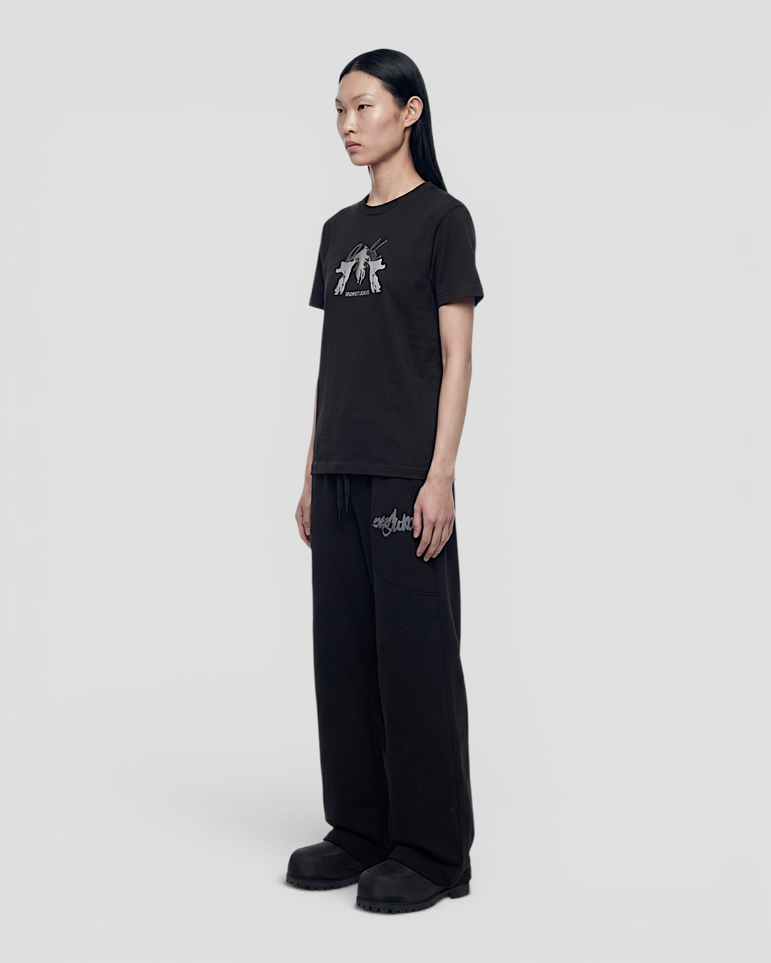 GENTE BLACK REGULAR TEE