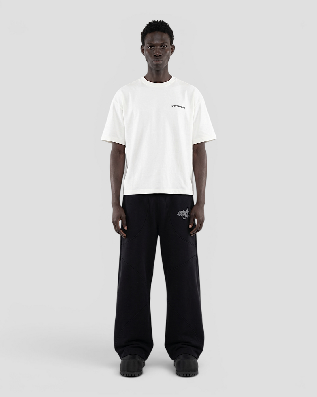 LOGO WHITE OVERSIZED TEE