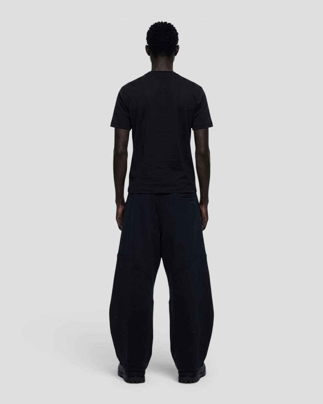 LOGO BLACK REGULAR TEE