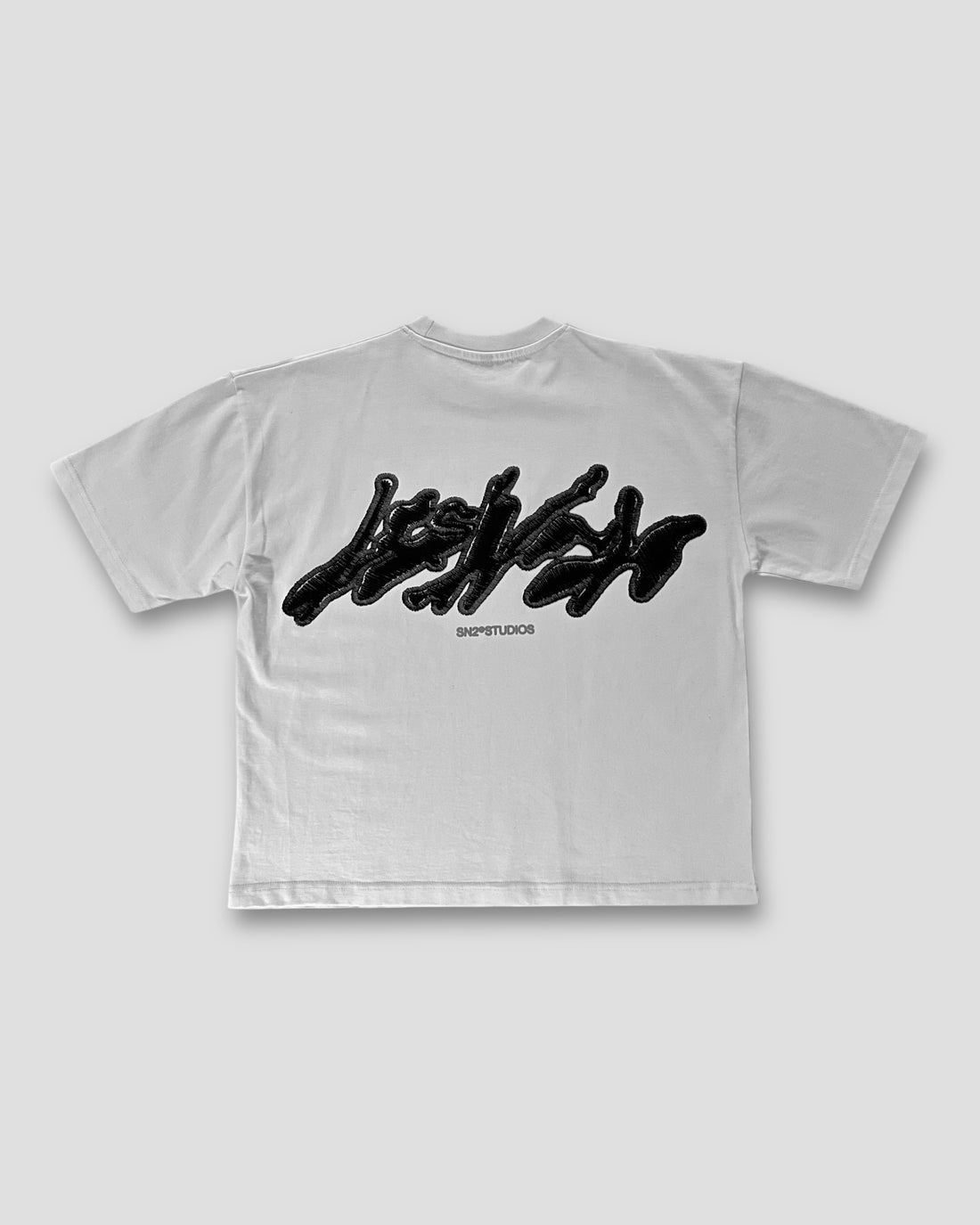 DESLEVADO WHITE ILLUSION EMBROIDERY BOXY TEE