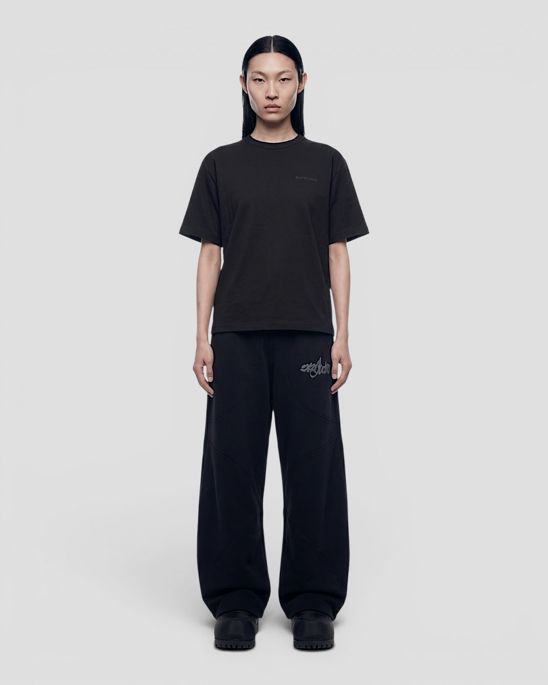 LOGO BLACK OVERSIZED TEE