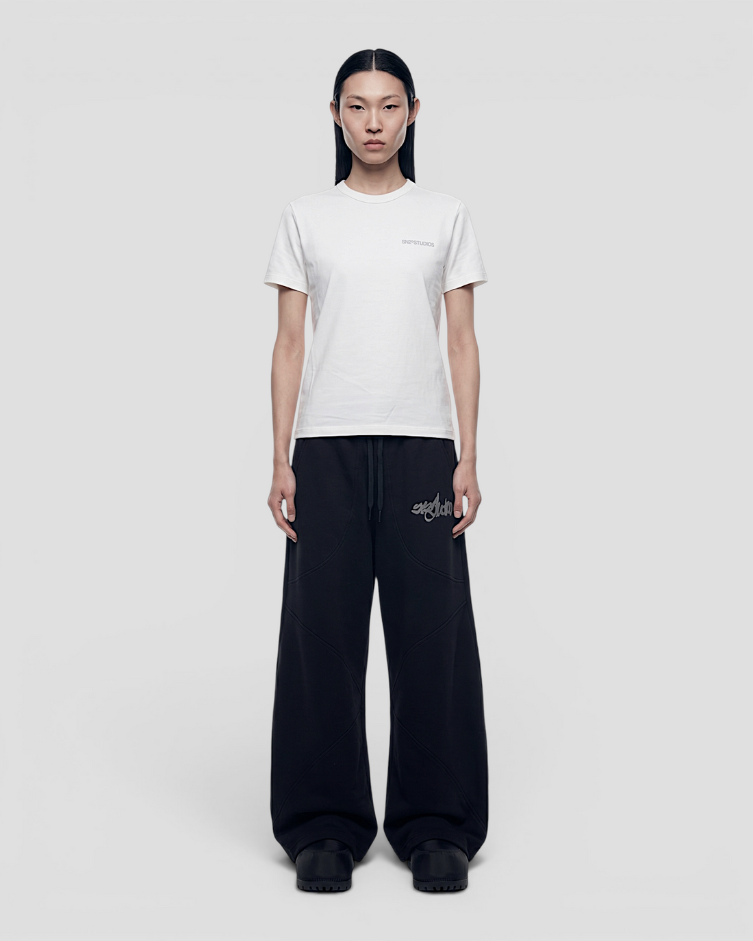 LOGO WHITE REGULAR TEE