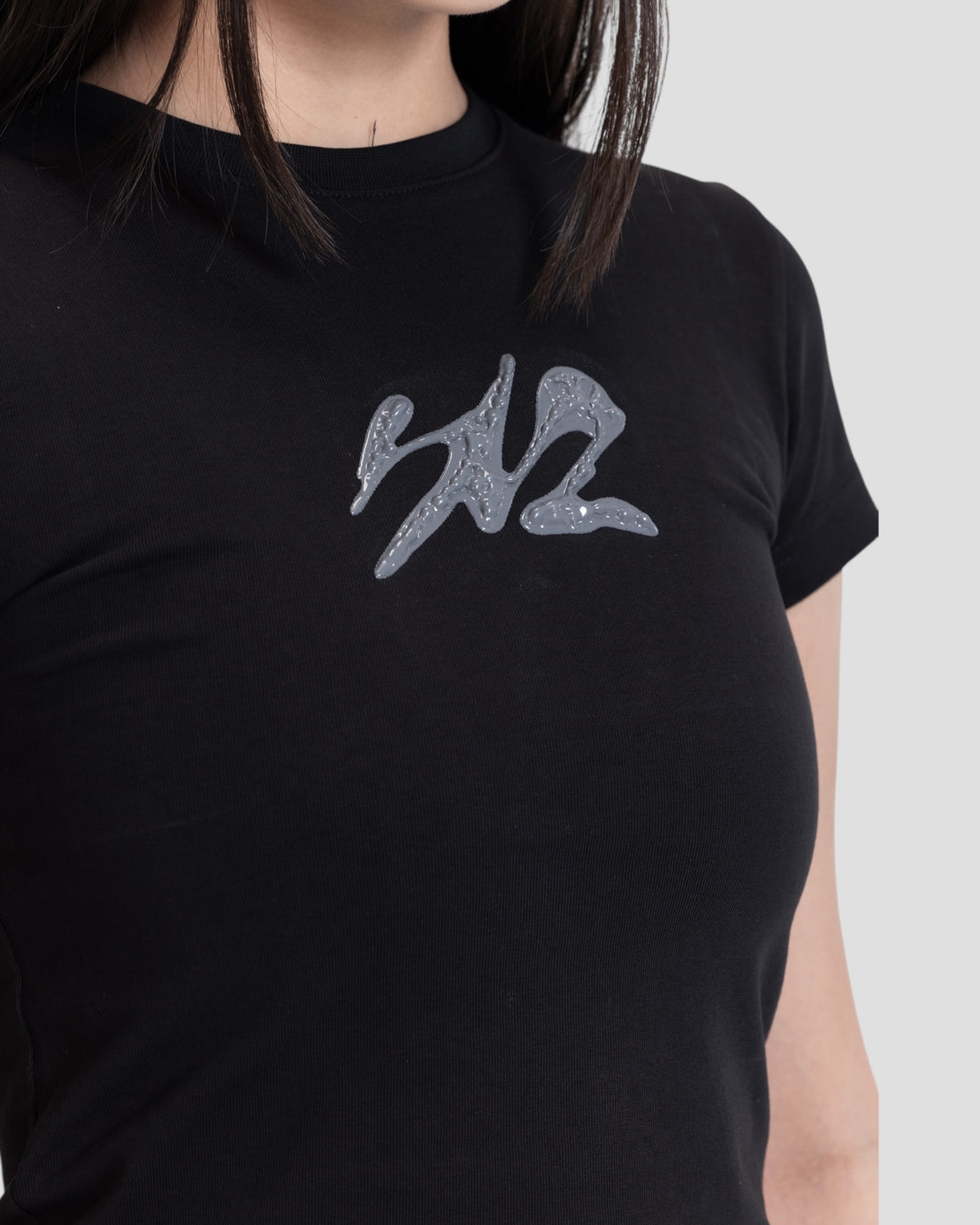 DEMENTE BLACK PEAKED BABY TEE