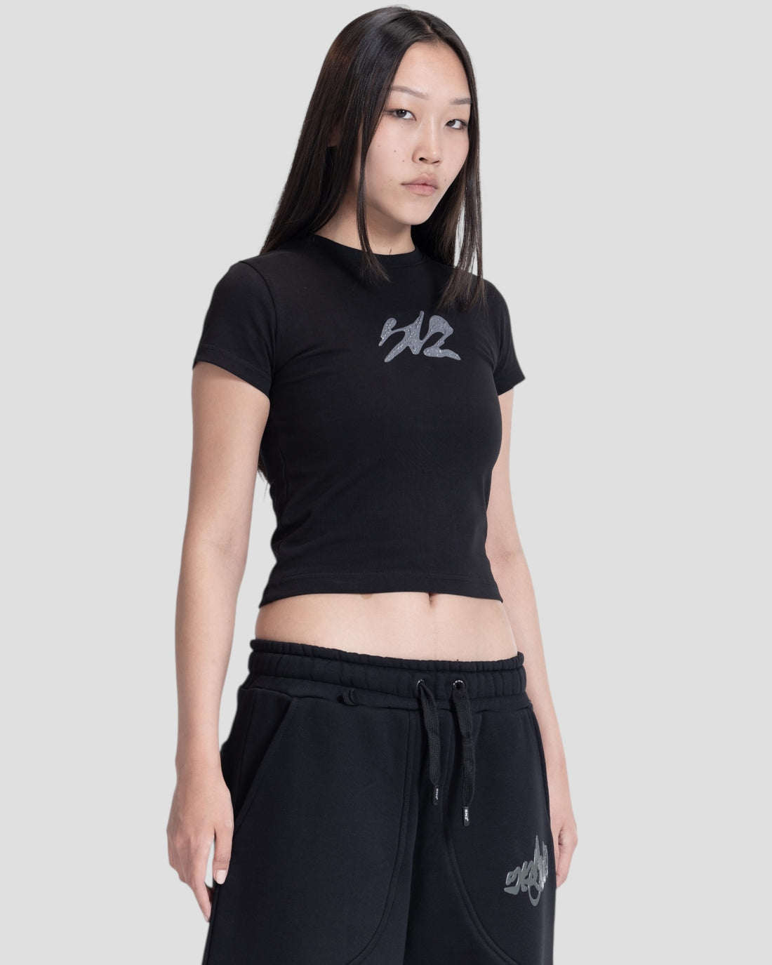 DEMENTE BLACK PEAKED BABY TEE