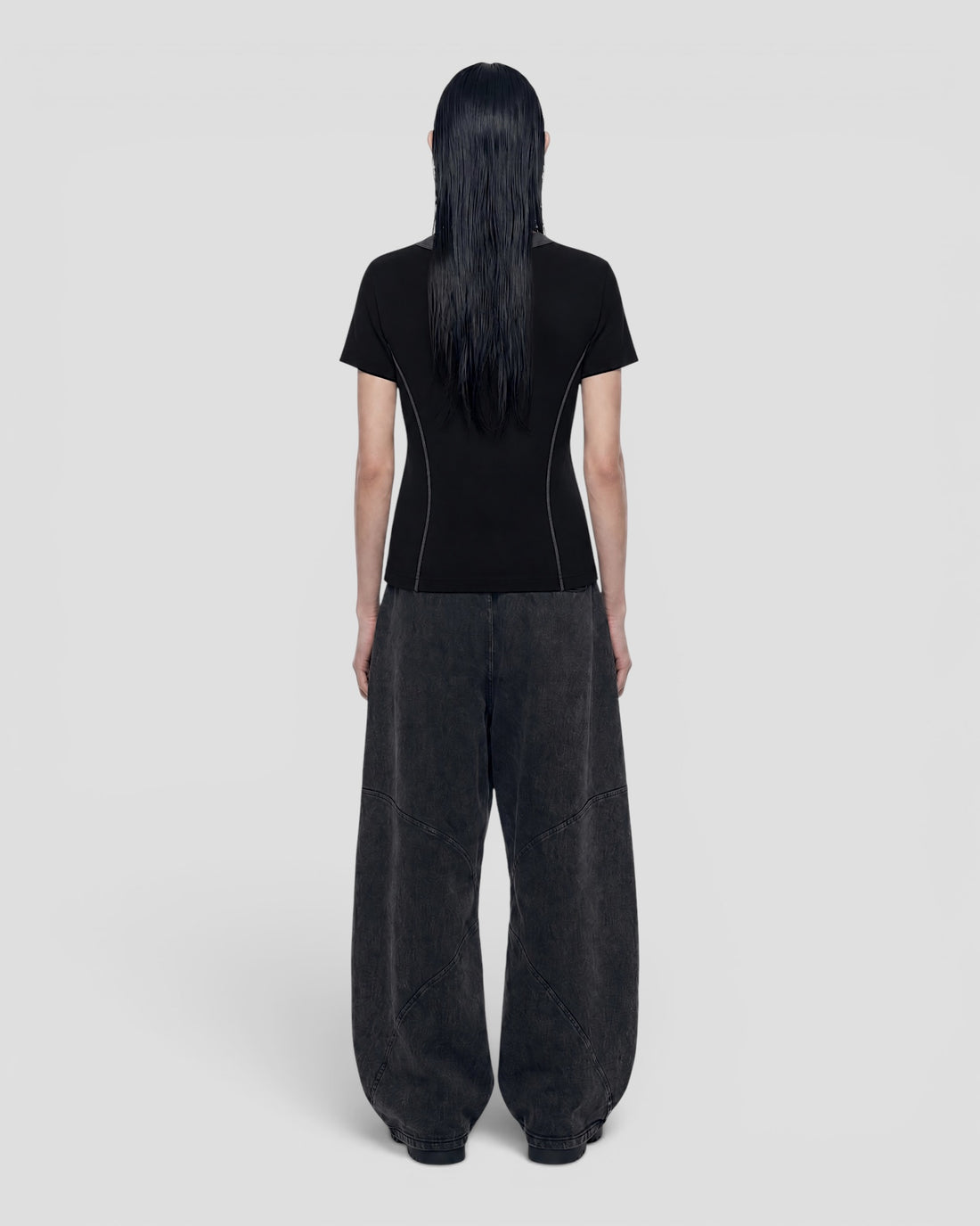 DEMENTE LEYENDA BLACK SHORT SLEEVE TOP