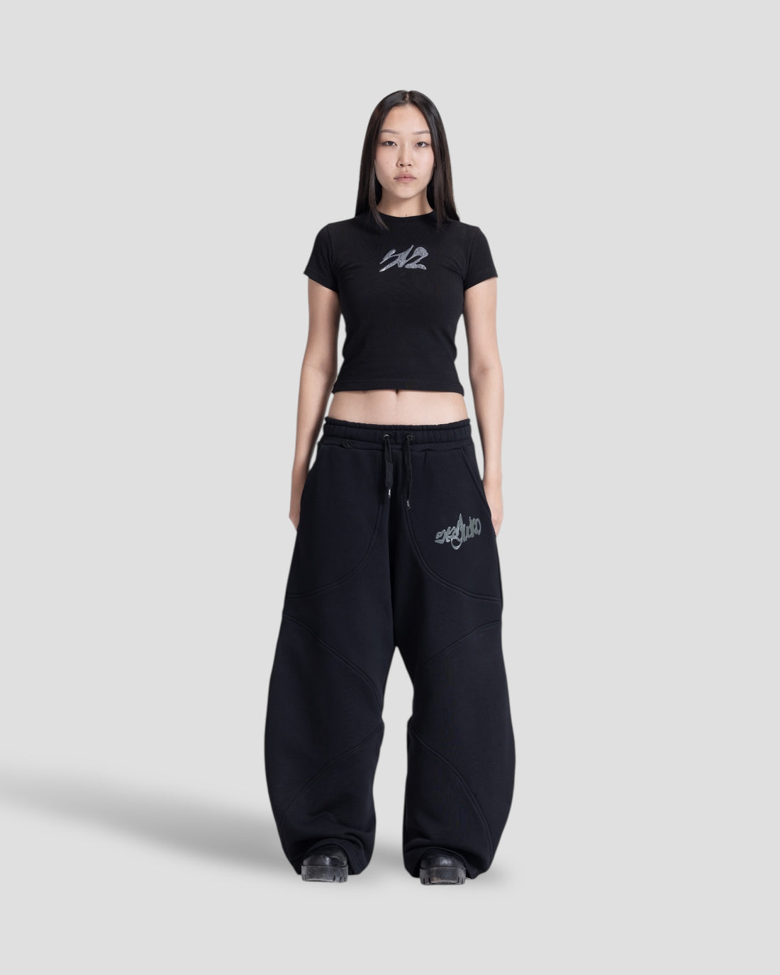 DEMENTE BLACK PEAKED BABY TEE