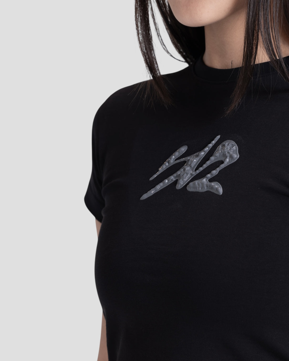 DEMENTE BLACK PEAKED BABY TEE