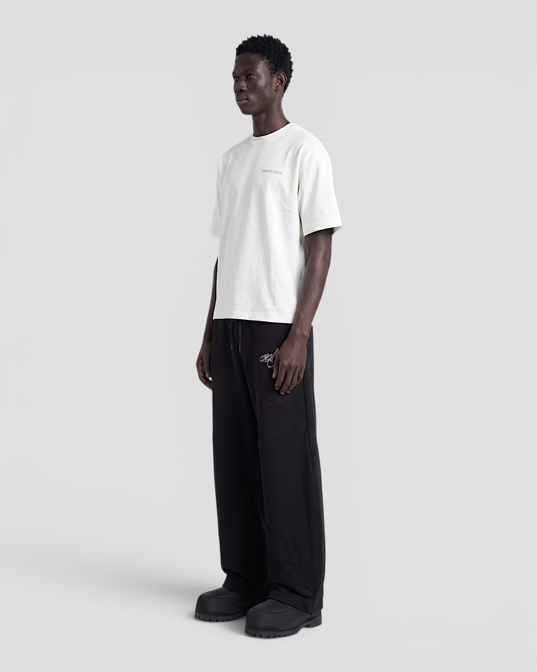 LOGO WHITE OVERSIZED TEE