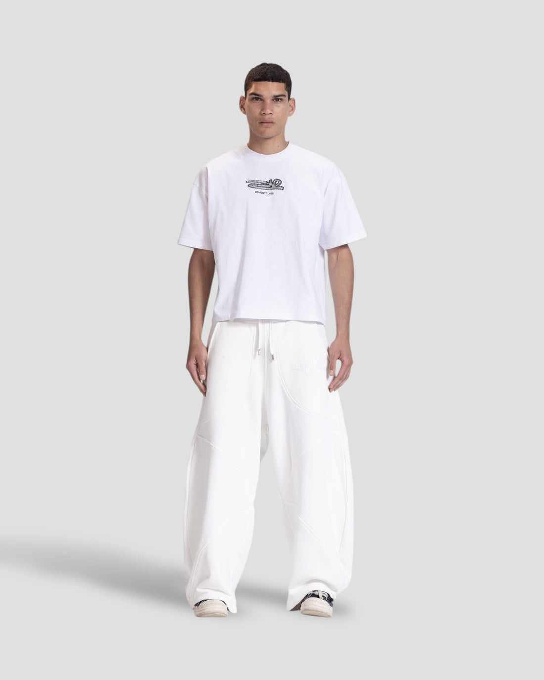 DESLEVADO WHITE ILLUSION EMBROIDERY BOXY TEE