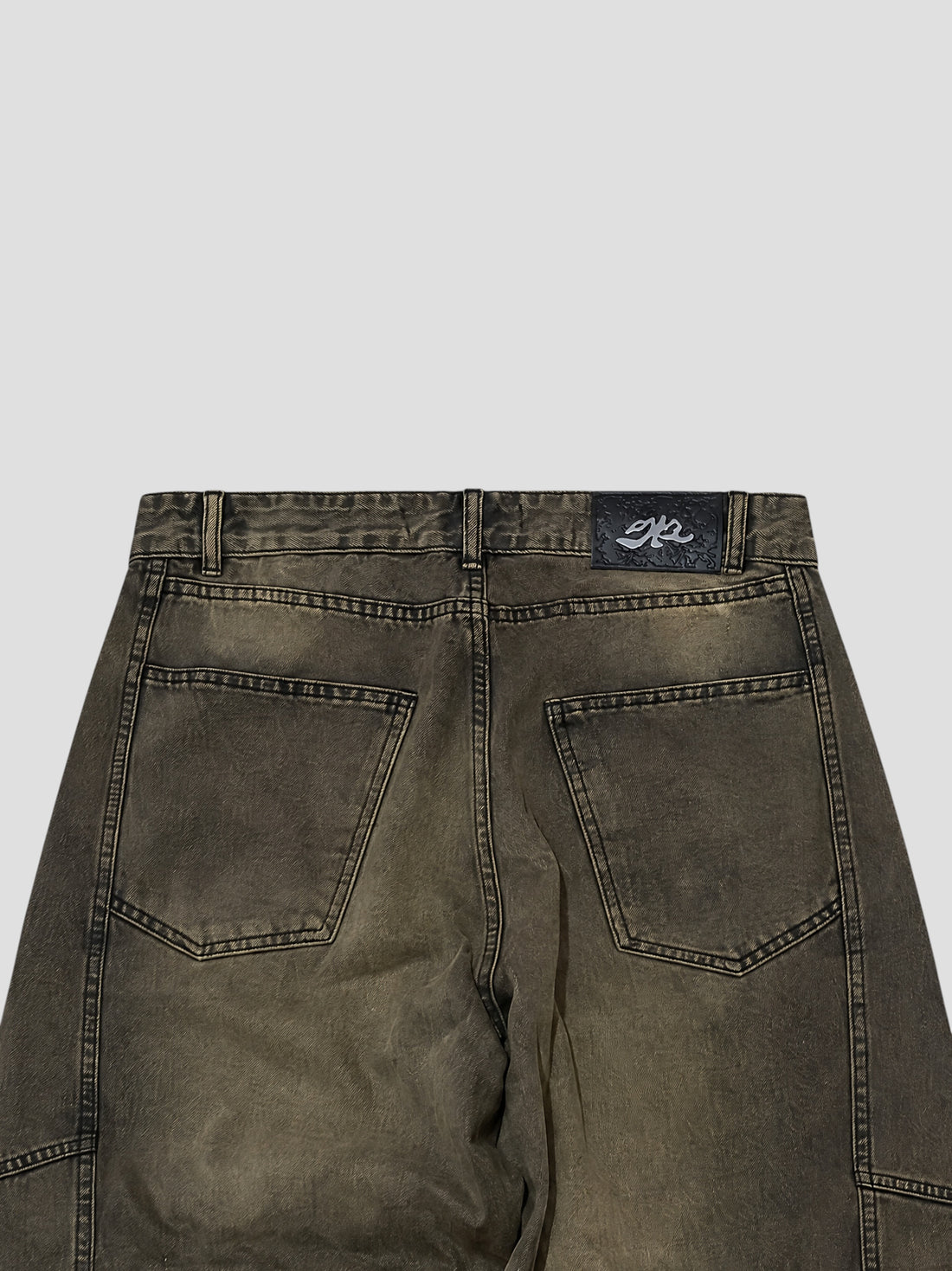 DEMENTE BROWN WASHED BARREL CURVED OVERSIZED JEANS