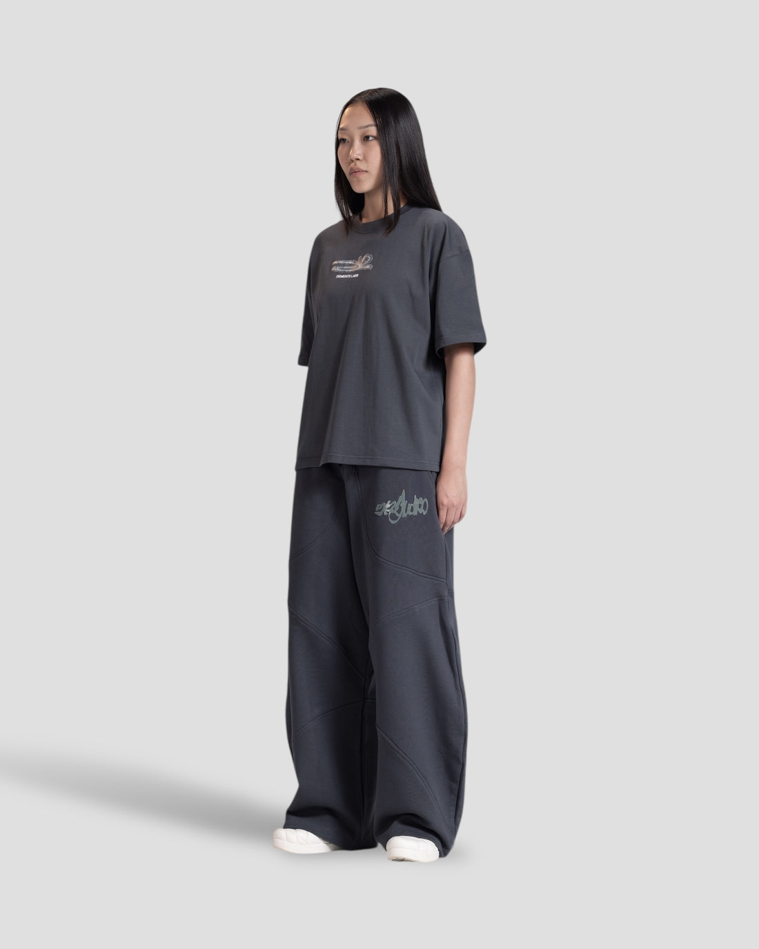 DESLEVADO GREY ILLUSION EMBROIDERY BOXY TEE