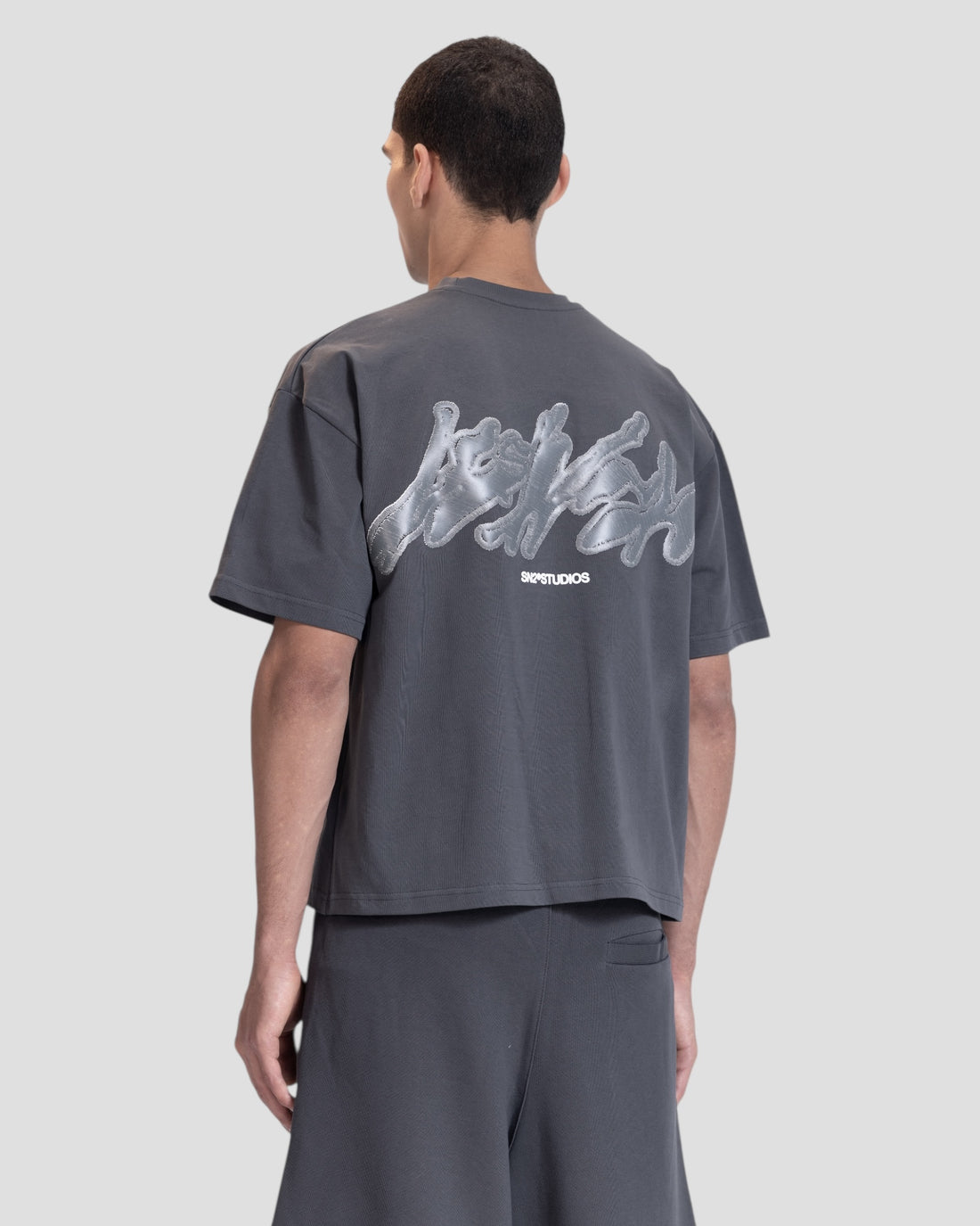 DESLEVADO GREY ILLUSION EMBROIDERY BOXY TEE