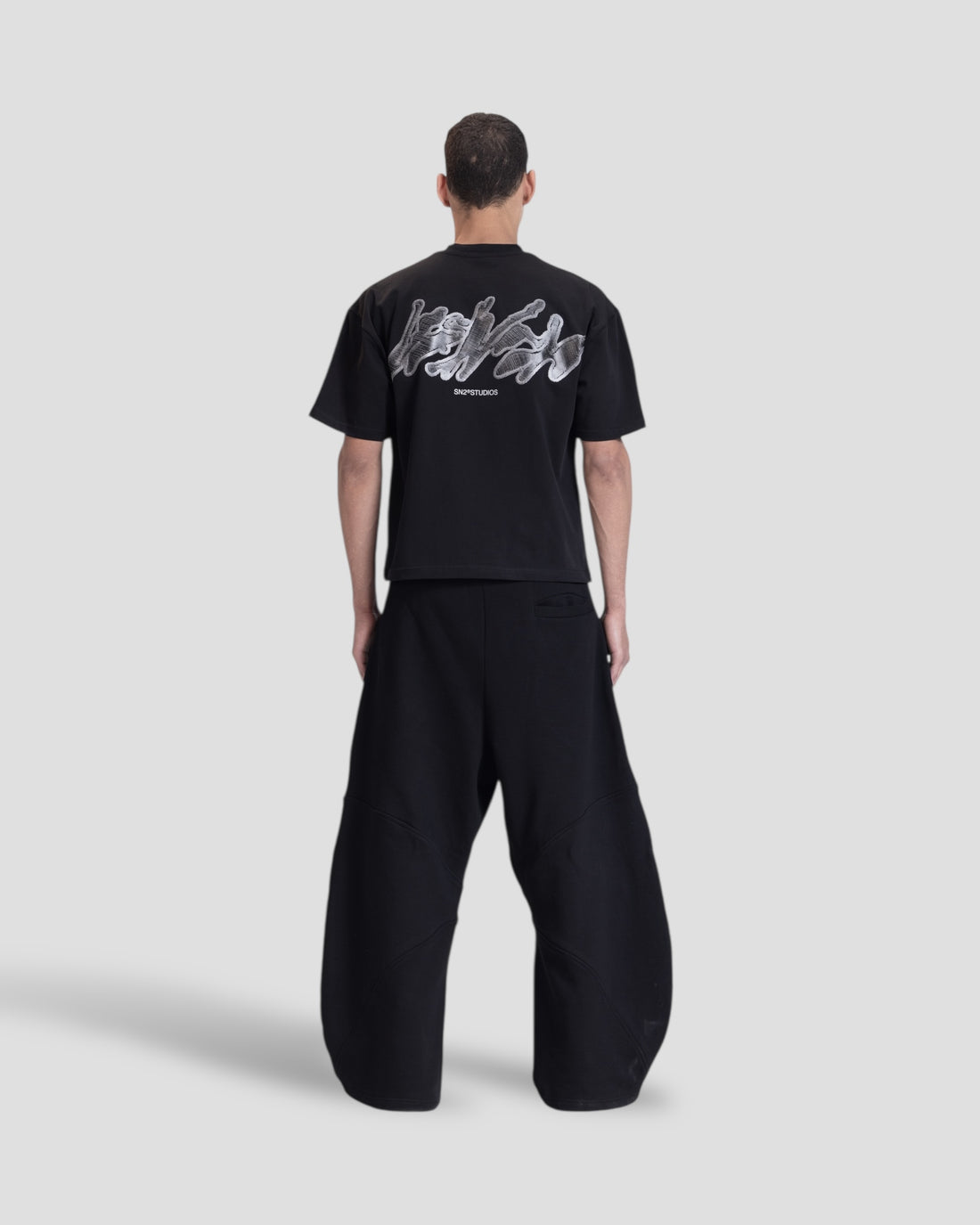 DESLEVADO BLACK ILLUSION EMBROIDERY BOXY TEE