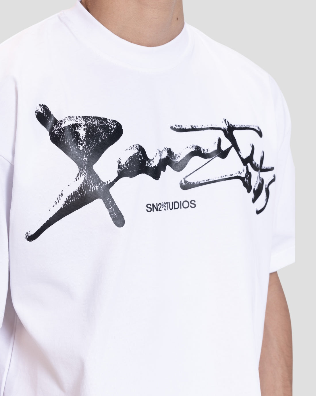 DEMENTE WHITE SHATTERED BOXY TEE