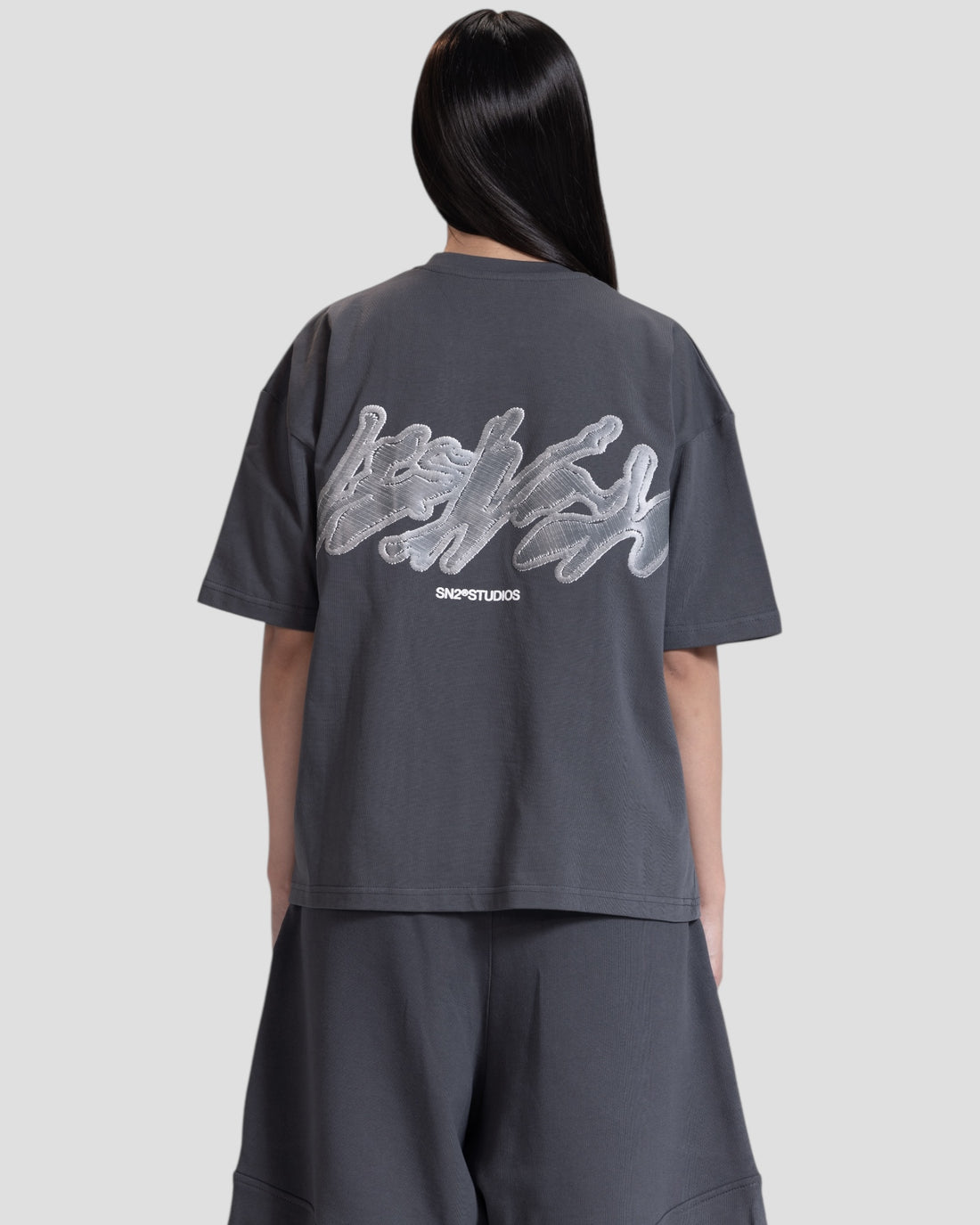 DESLEVADO GREY ILLUSION EMBROIDERY BOXY TEE