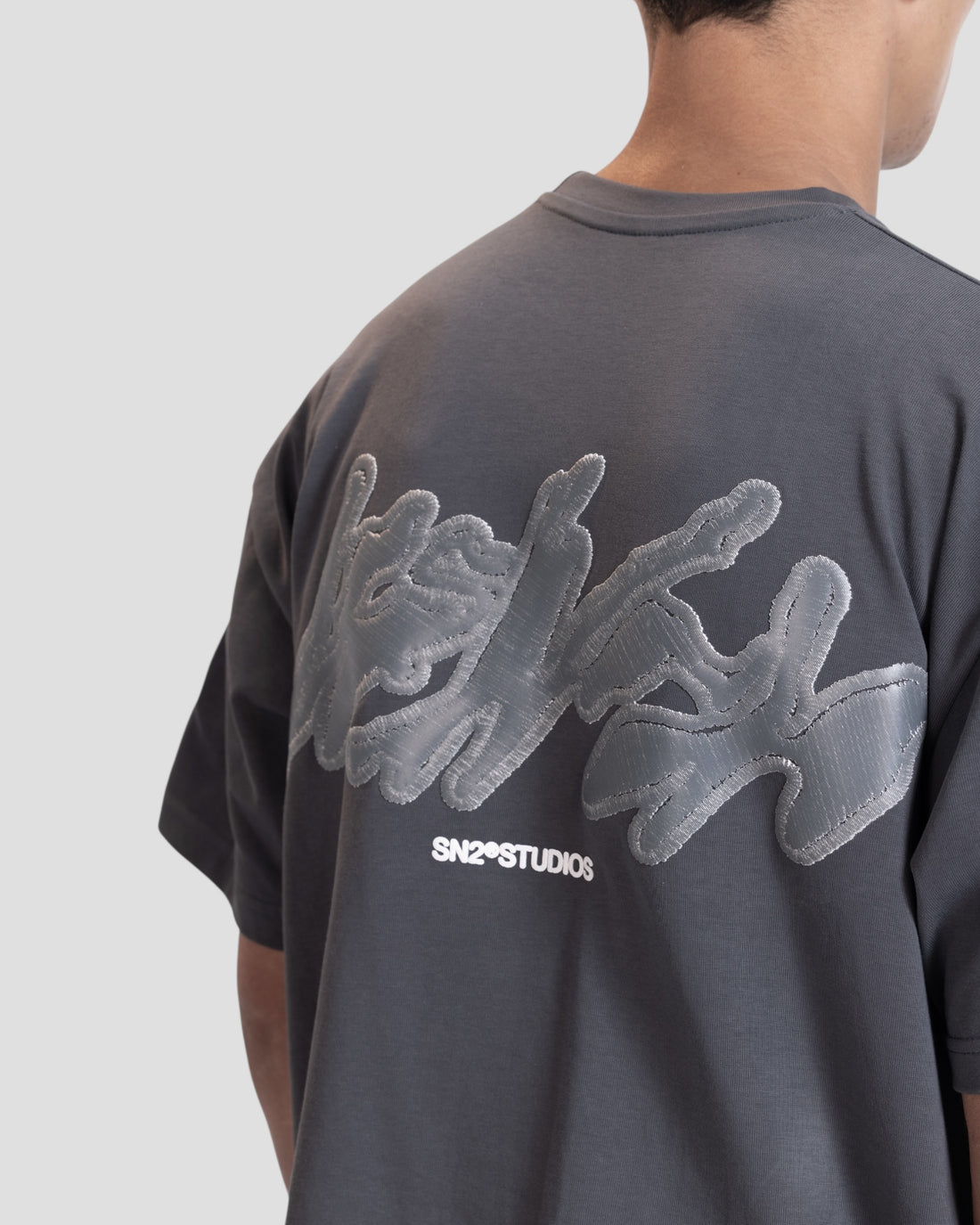 DESLEVADO GREY ILLUSION EMBROIDERY BOXY TEE