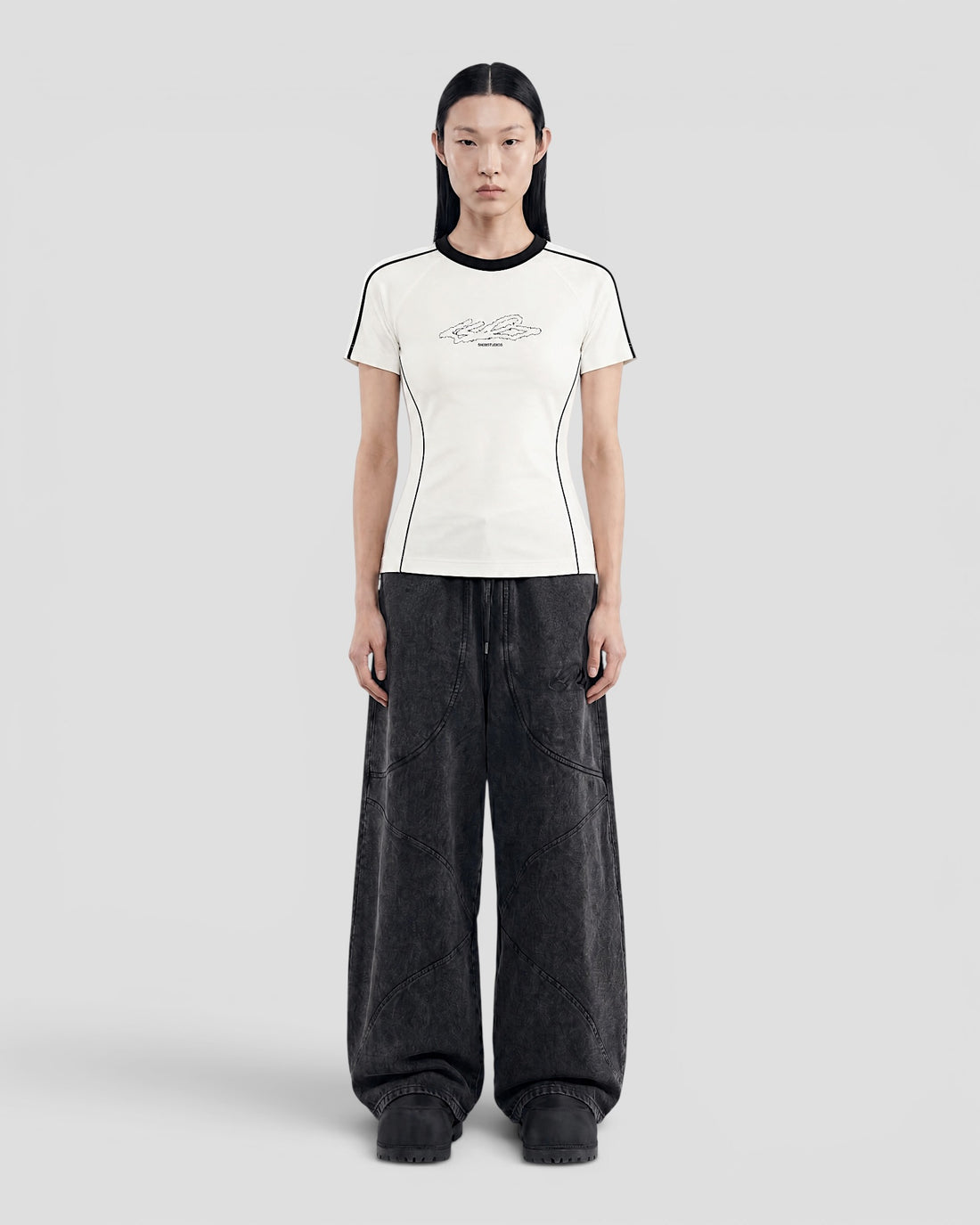 DEMENTE LEYENDA WHITE SHORT SLEEVE TOP