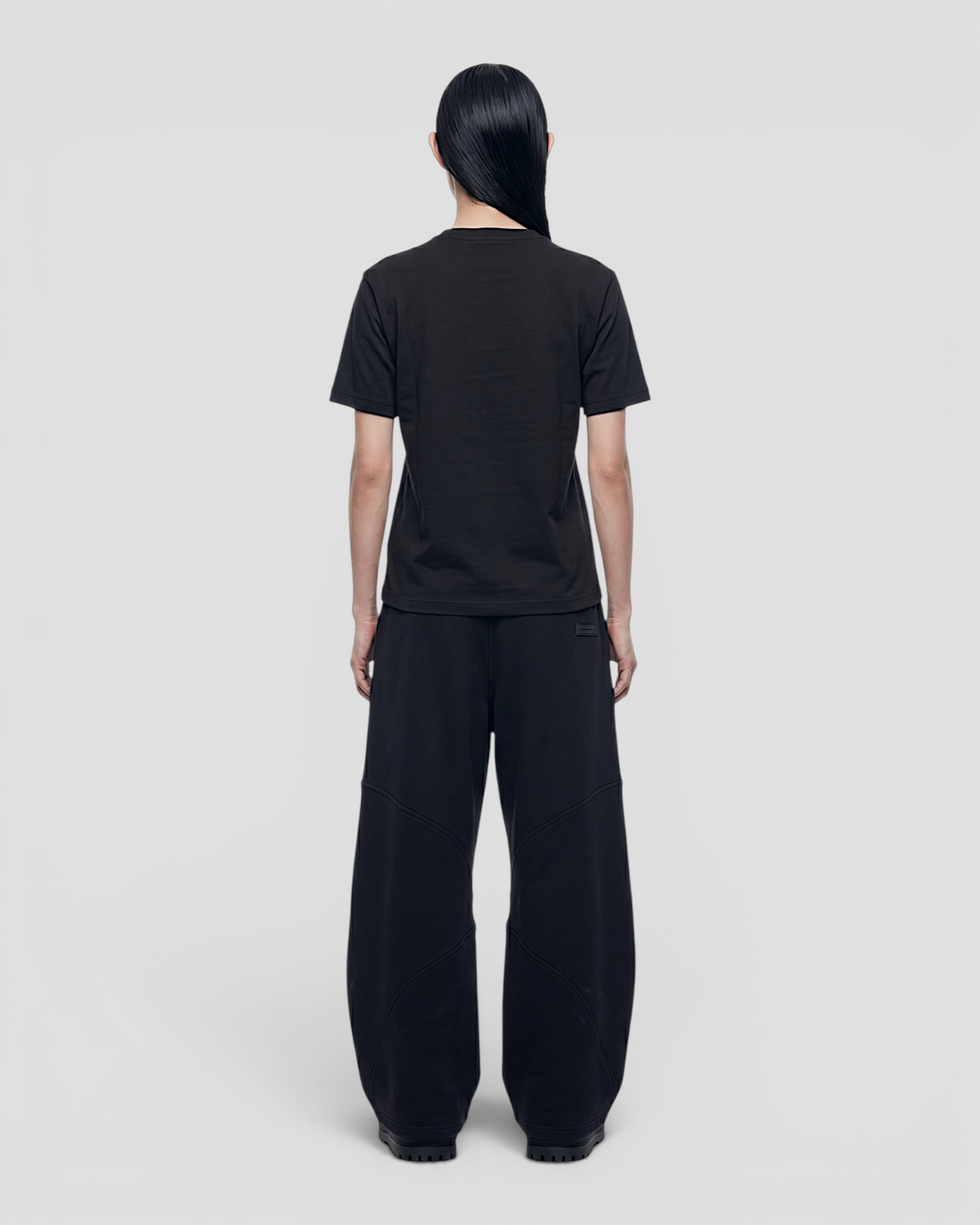 GENTE BLACK REGULAR TEE