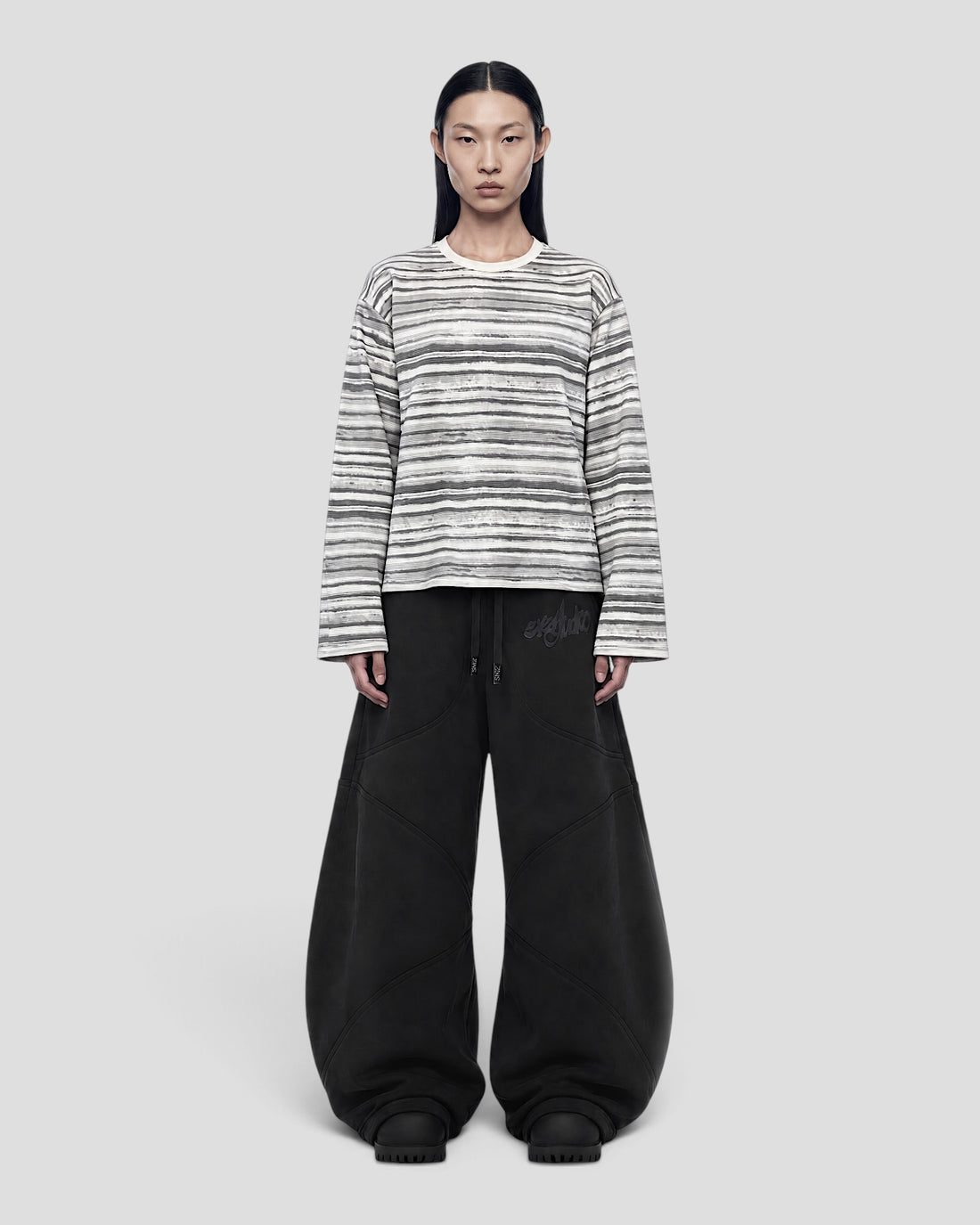 FORMS WASHED STRIPED WHITE & GREY LONG SLEEVE TEE