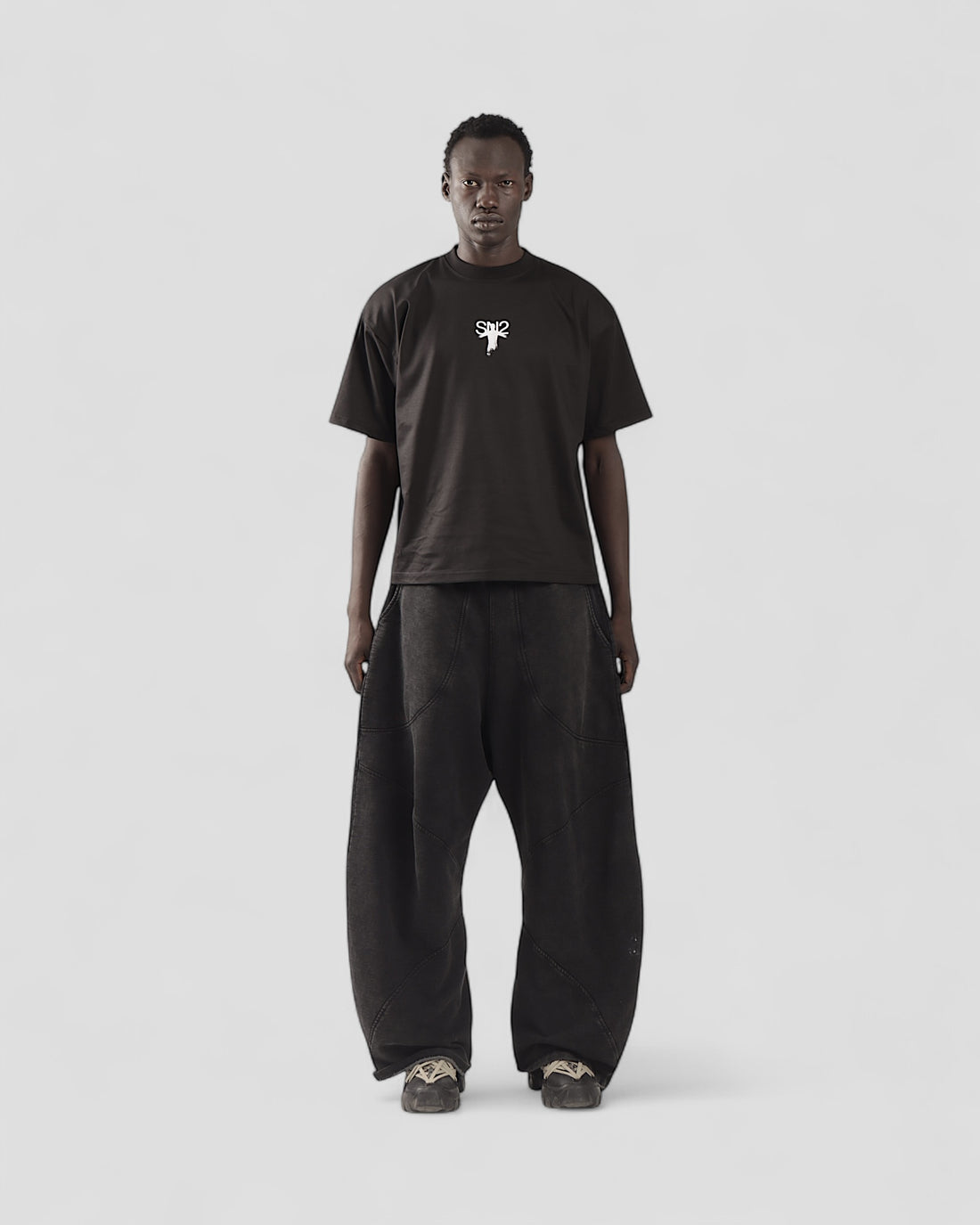 INTERLUDE BLACK BOXY TEE (10019782033683)