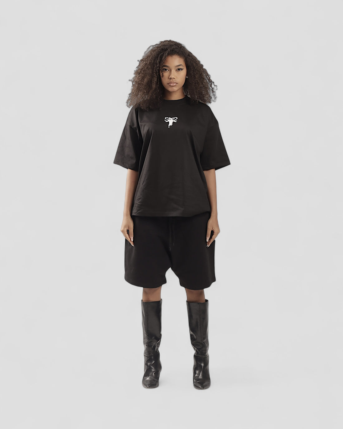 INTERLUDE BLACK BOXY TEE (10019782033683)