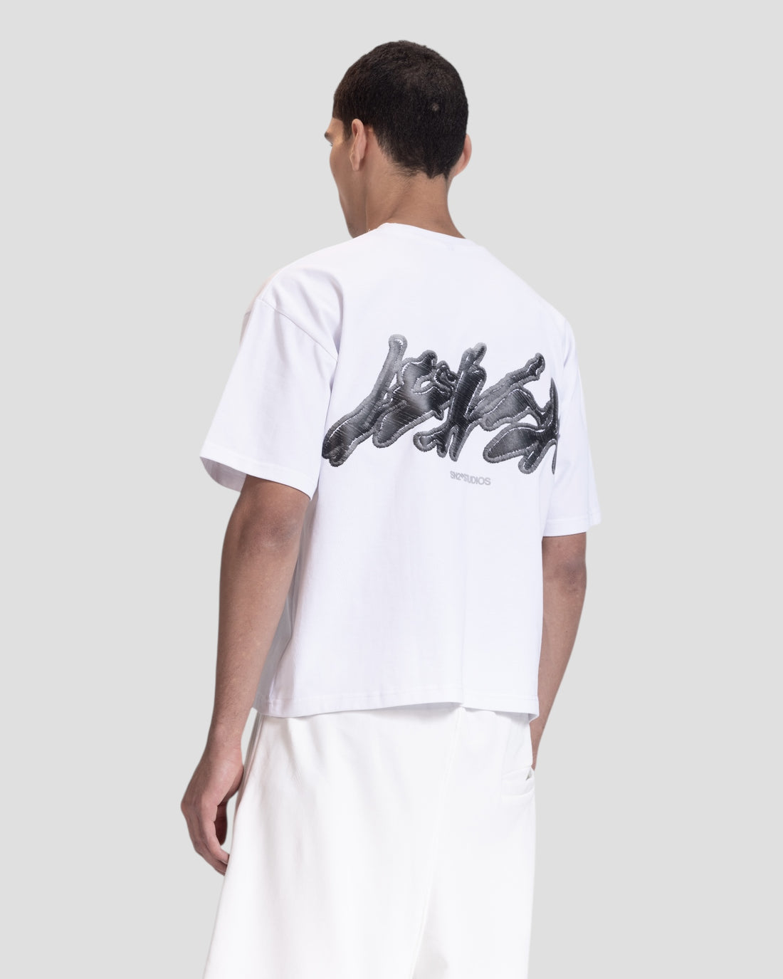 DESLEVADO WHITE ILLUSION EMBROIDERY BOXY TEE