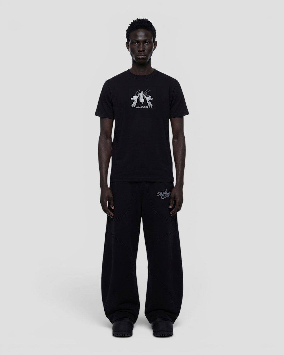 GENTE BLACK REGULAR TEE