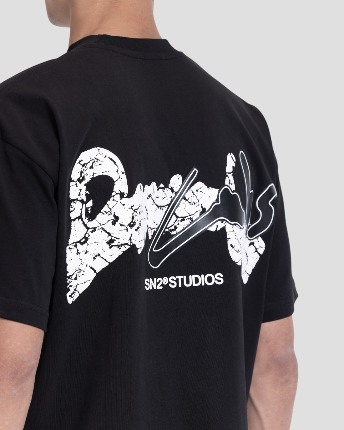 DEMENTE BLACK CRACKED BOXY TEE