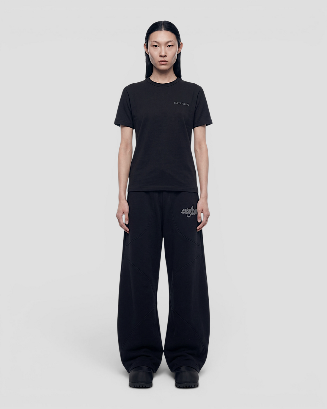 LOGO BLACK REGULAR TEE