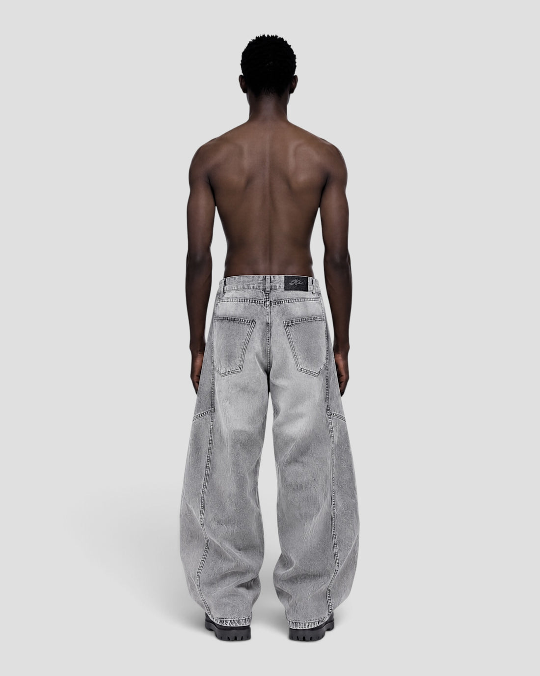 DEMENTE LIGHT GREY WASHED BARREL CURVED OVERSIZED JEANS