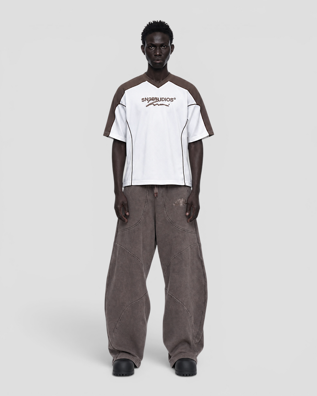 DEMENTE NUMERAL BROWN AND WHITE JERSEY