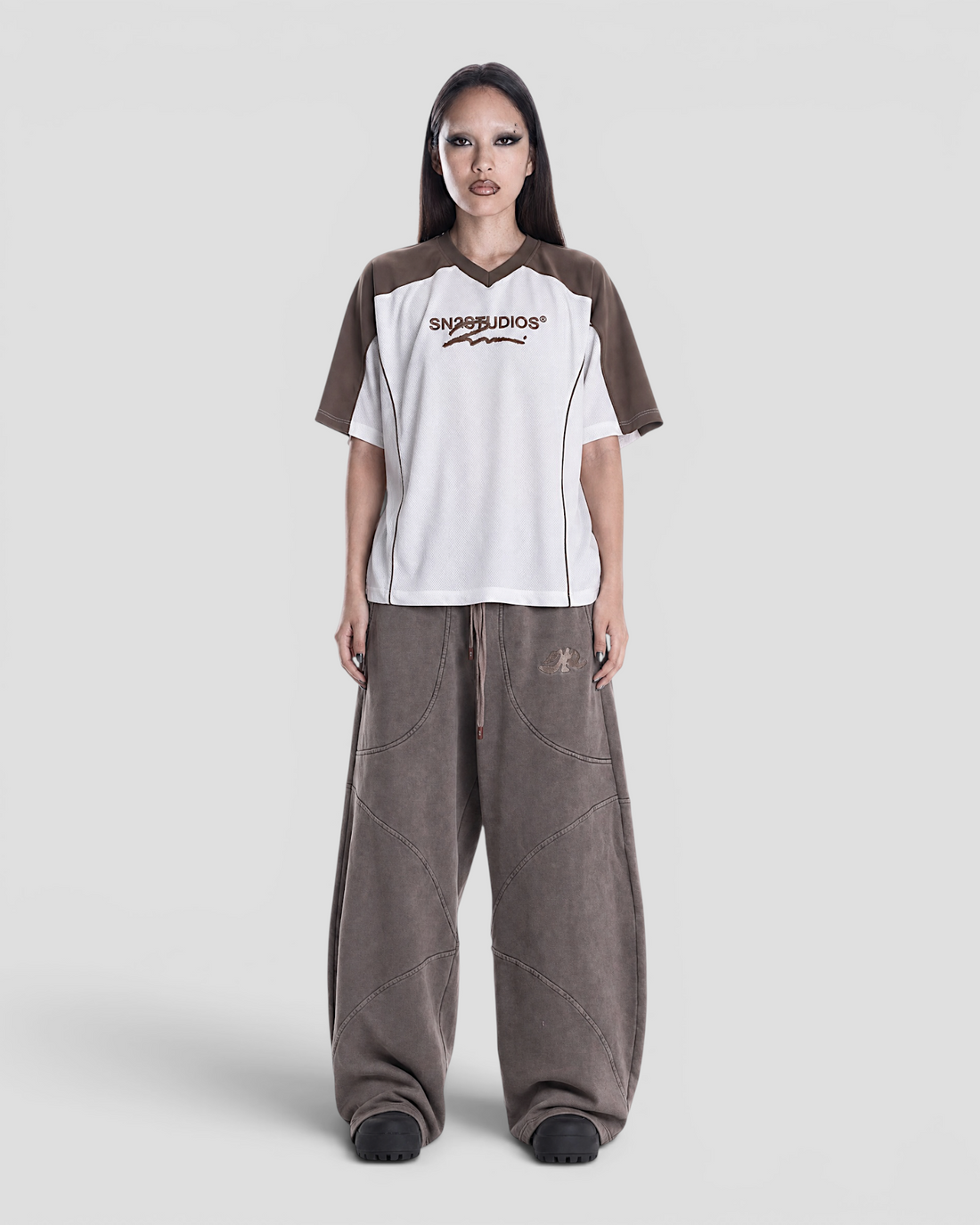DEMENTE NUMERAL BROWN AND WHITE JERSEY