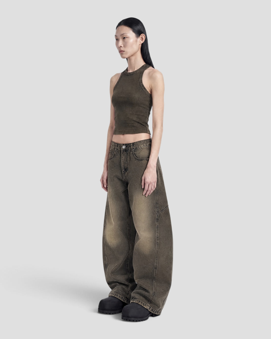 DEMENTE BROWN WASHED BARREL CURVED OVERSIZED JEANS